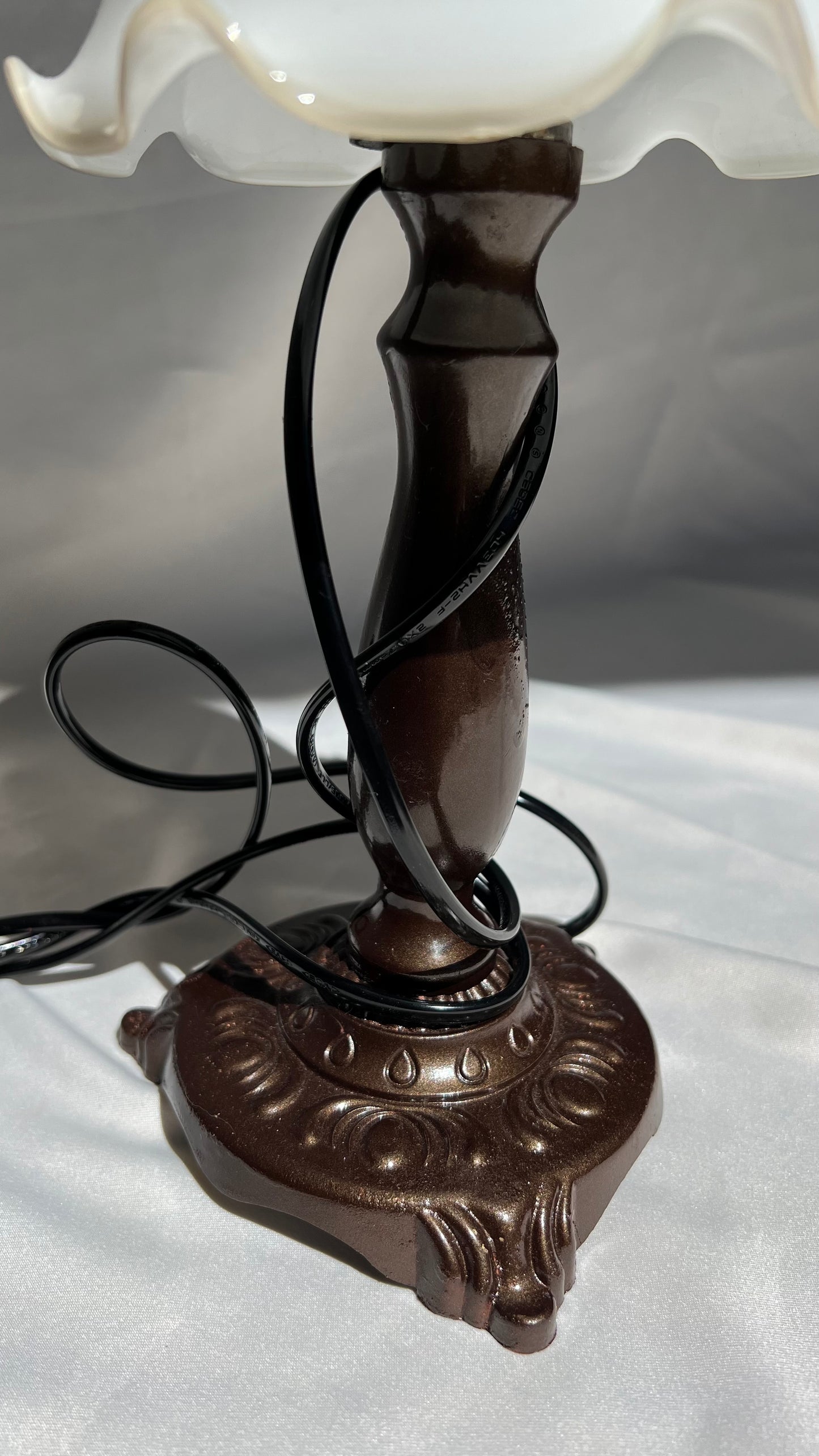 Bell lamp | מנורה פעמונית