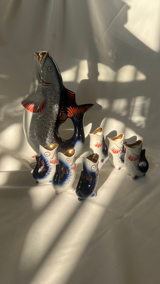 Soviet pitcher and shots | קנקן ושוטים סובייטים