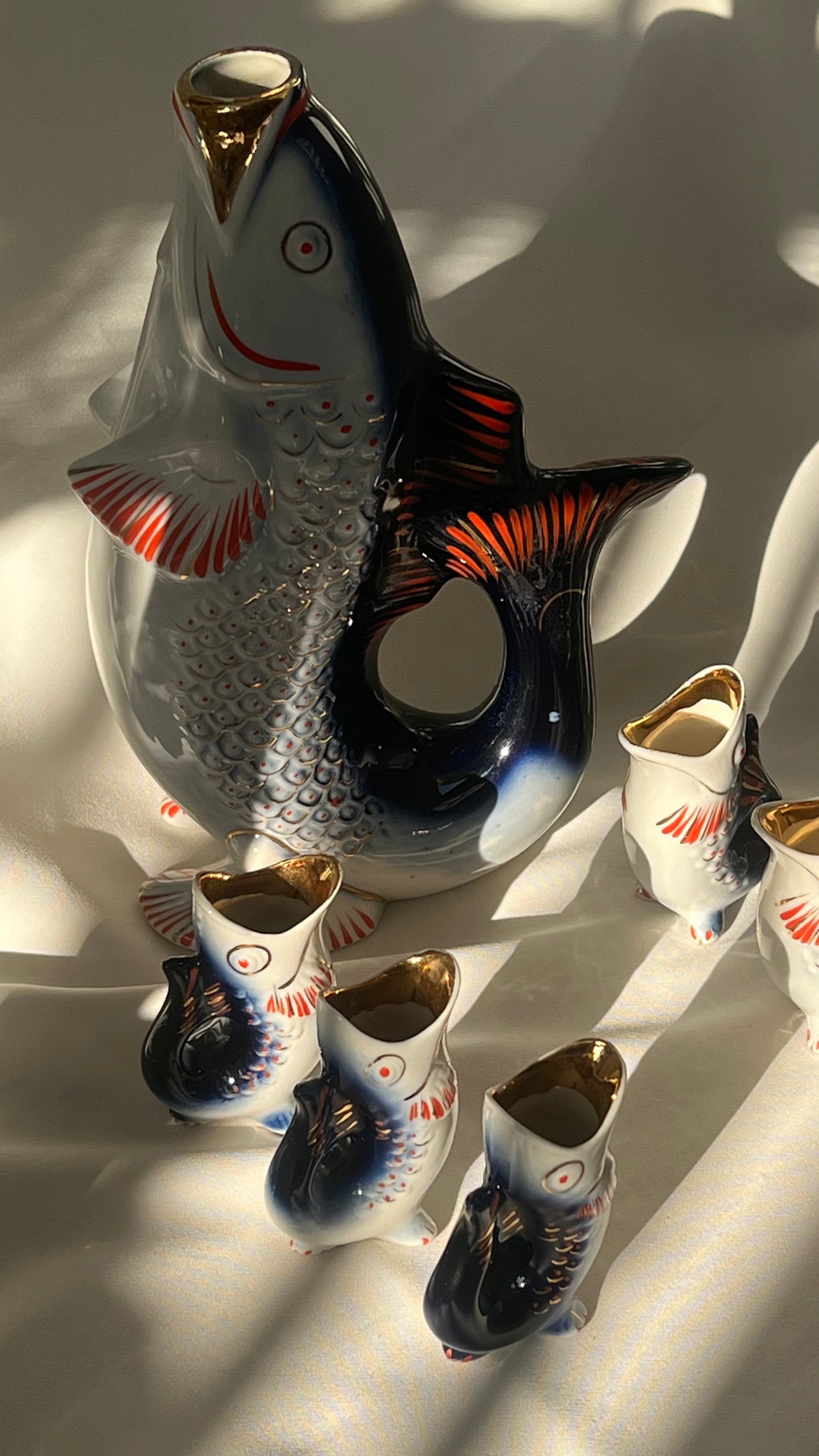 Soviet pitcher and shots | קנקן ושוטים סובייטים