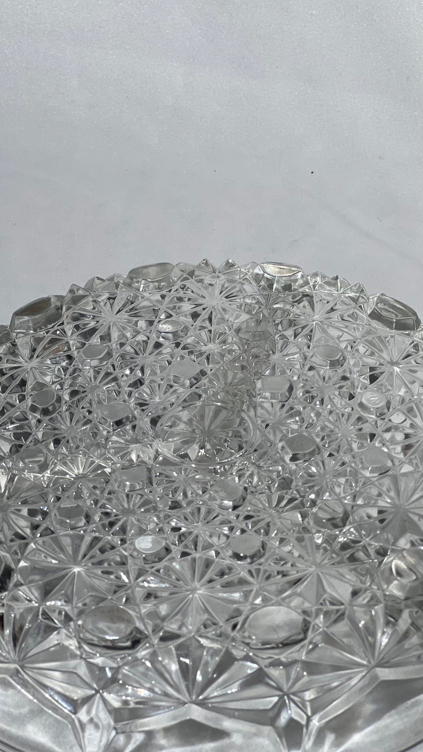 A dividing crystal bowl | קערת חלוקה מעוצבת