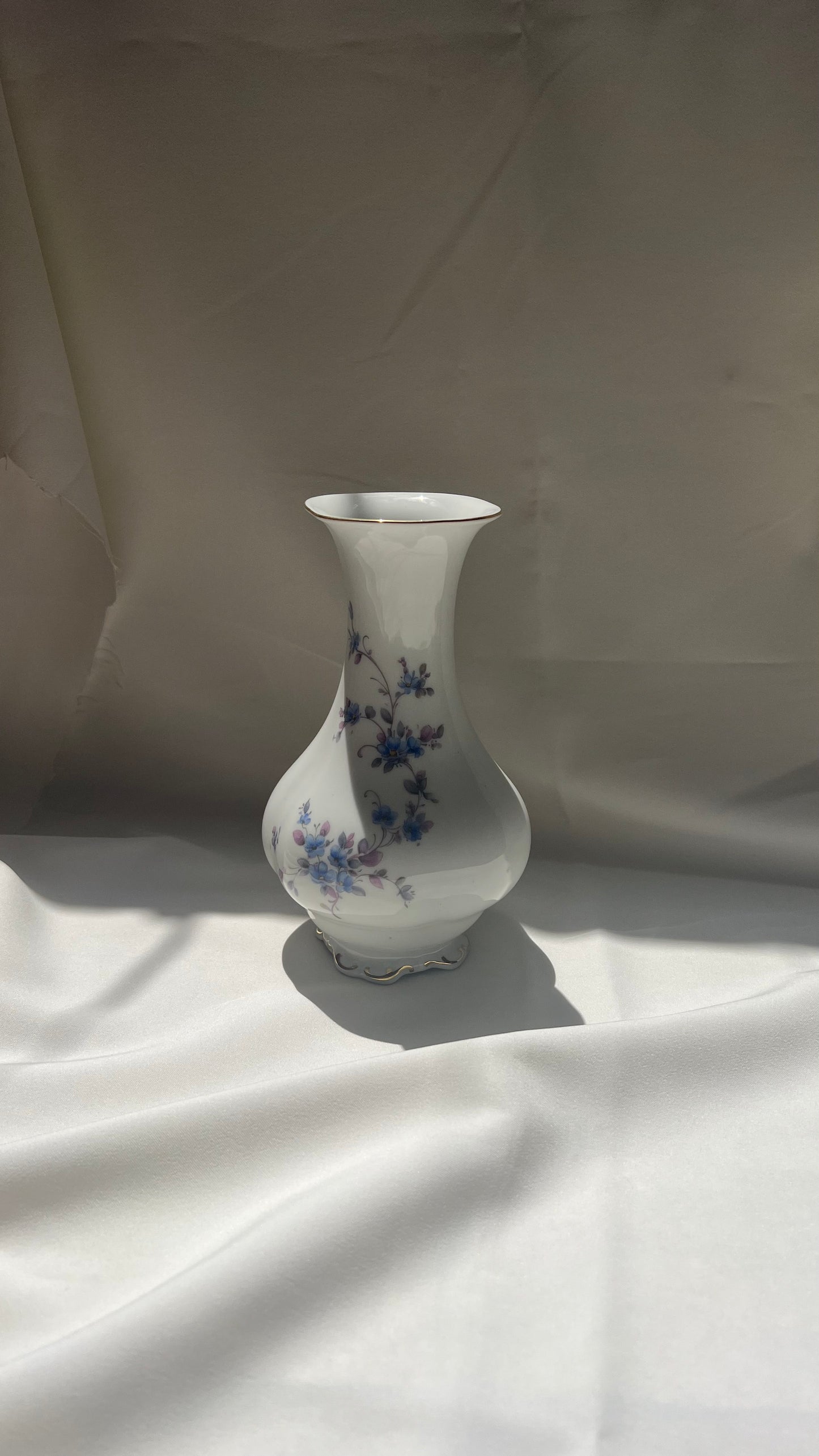 German porcelain vase | אגרטל פורצלן גרמני