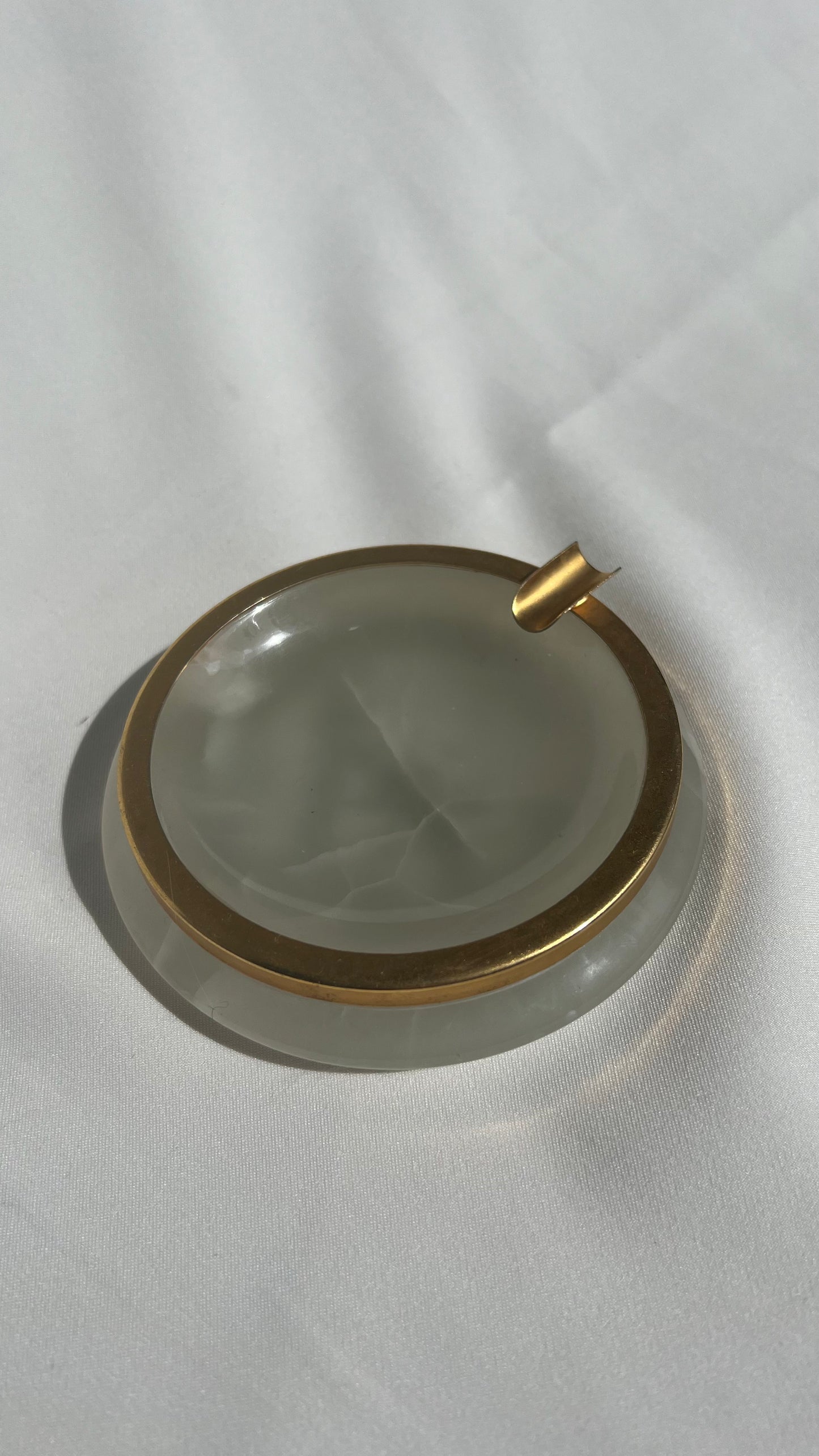 Light onyx ashtray | מאפרת אוניקס בהירה
