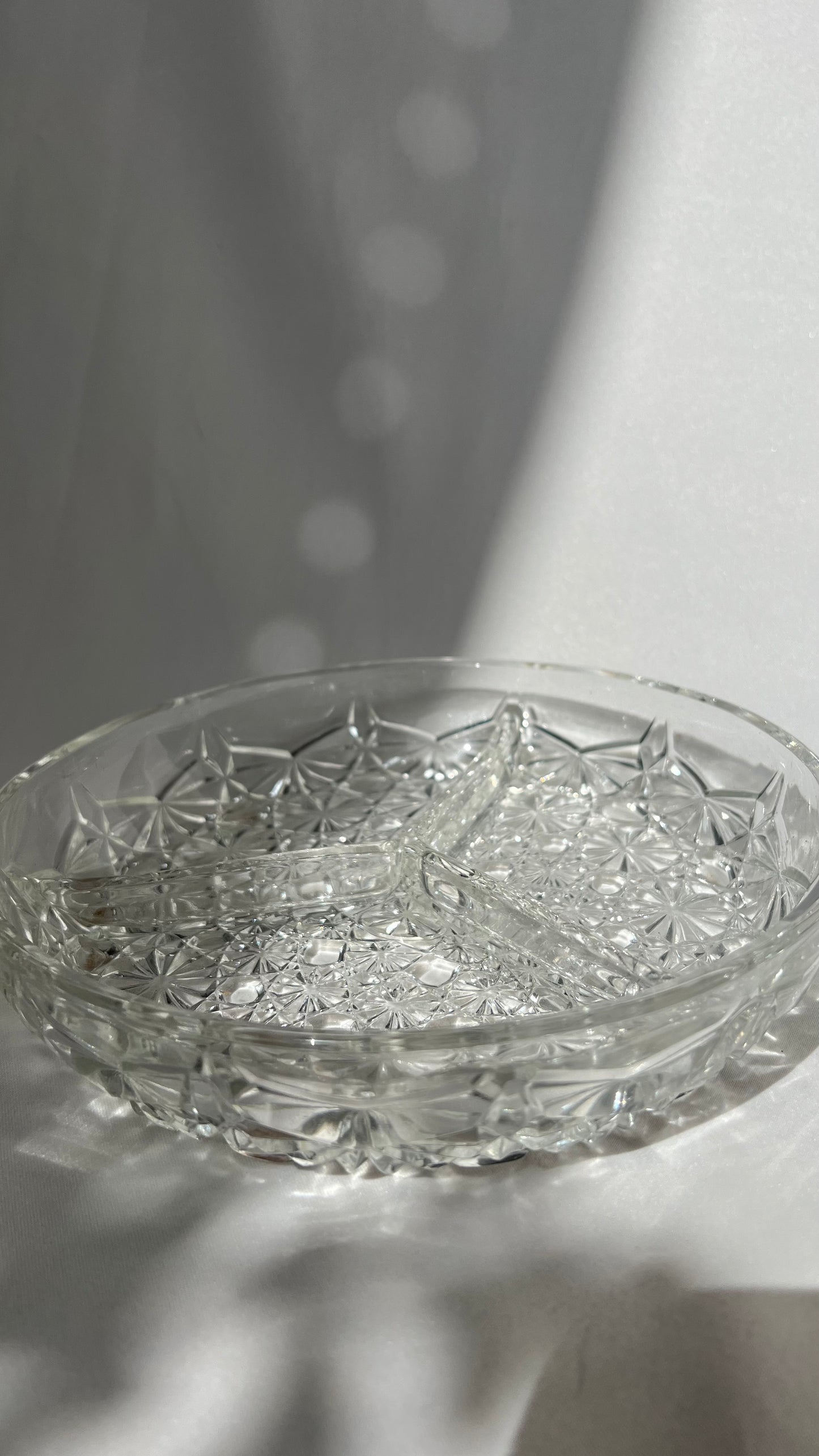 A dividing crystal bowl | קערת חלוקה מעוצבת