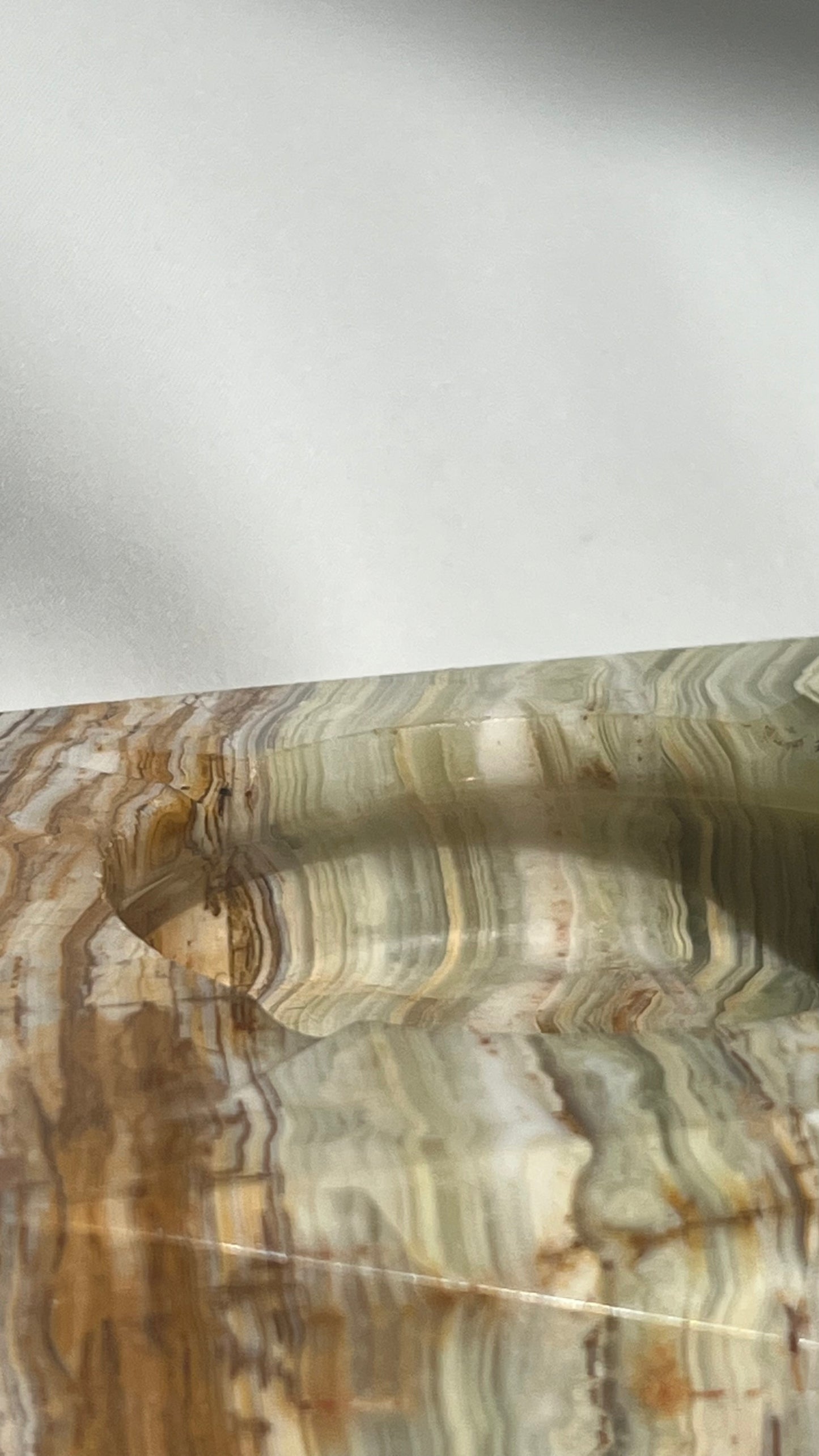 Geometric onyx ashtray | מאפרת אוניקס גיאומטרית