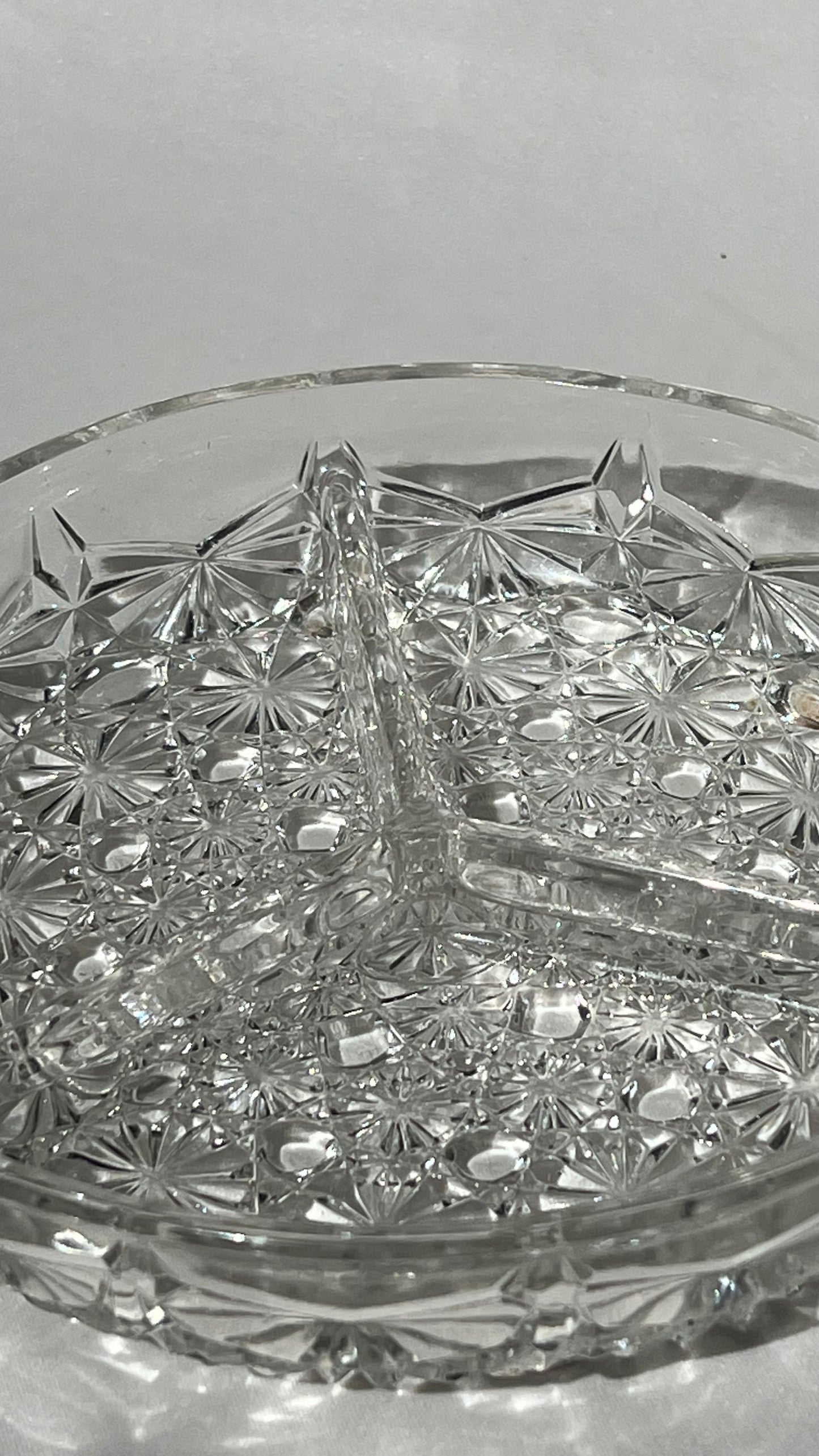 A dividing crystal bowl | קערת חלוקה מעוצבת