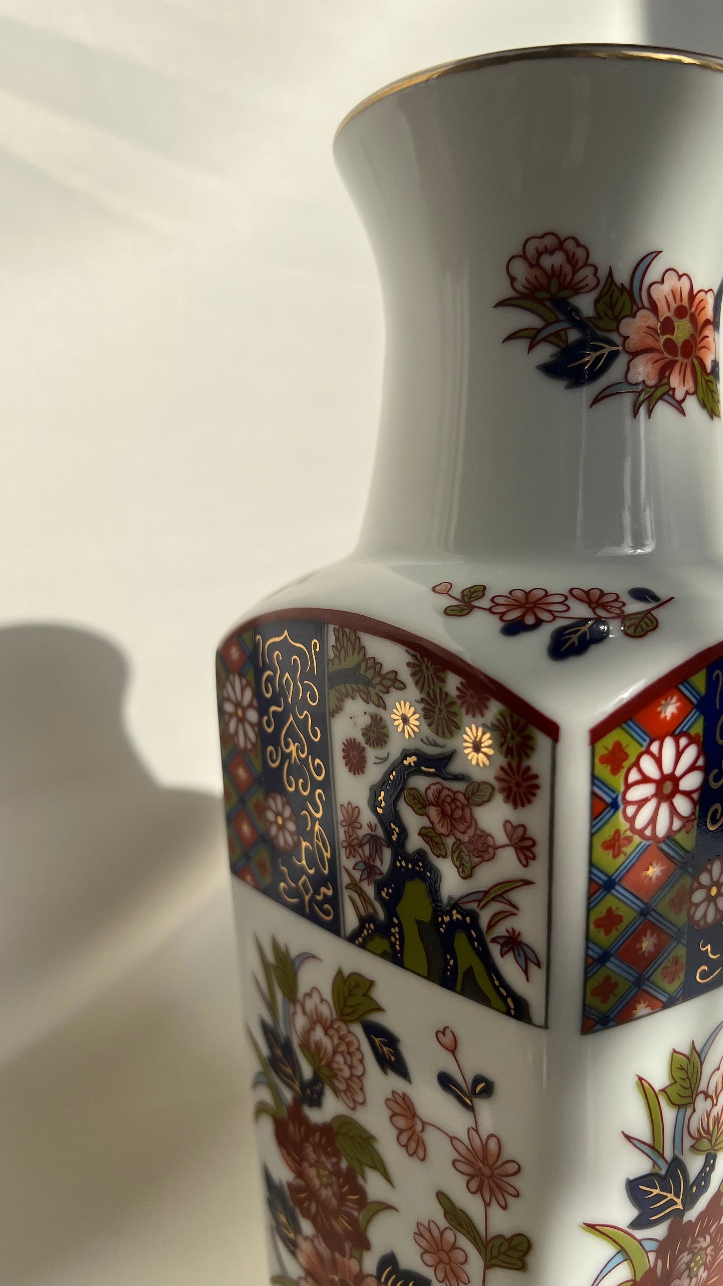 Imrai porcelain vase | אגרטל פורצלן אימרי