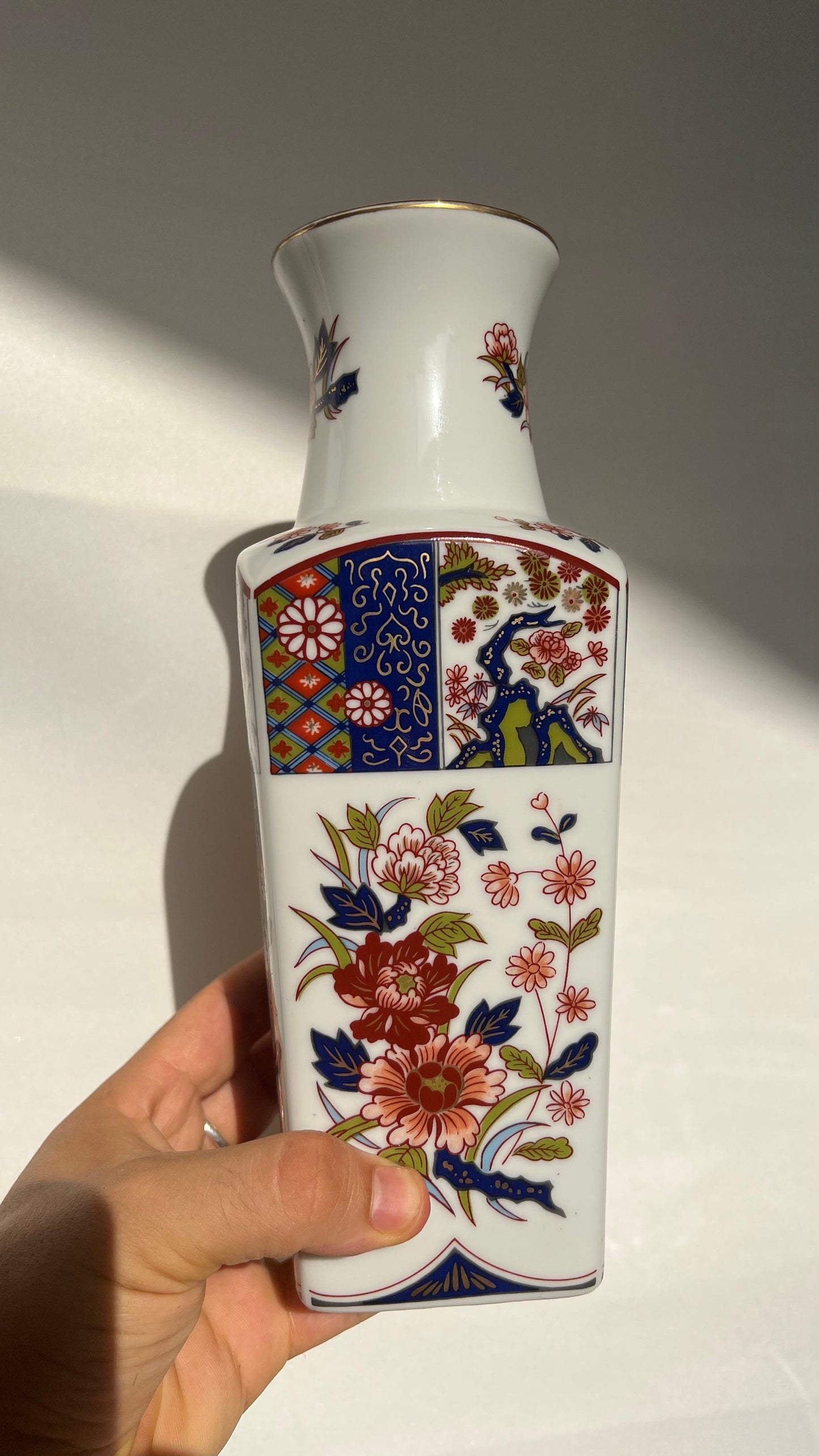 Imrai porcelain vase | אגרטל פורצלן אימרי