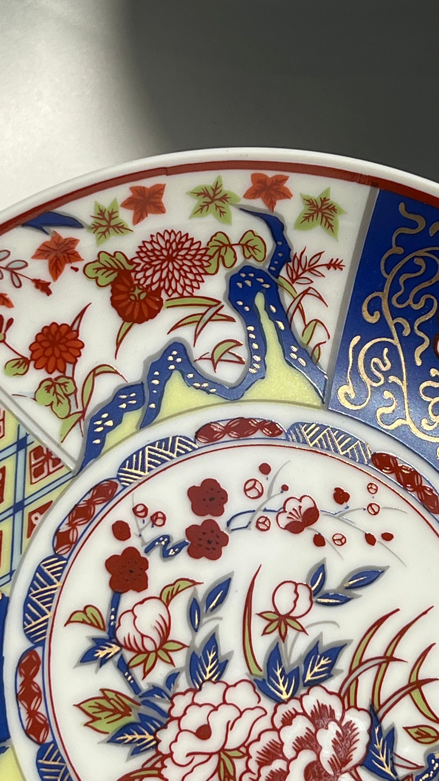 Decorative Plate with Stand | צלחת נוי עם מעמד