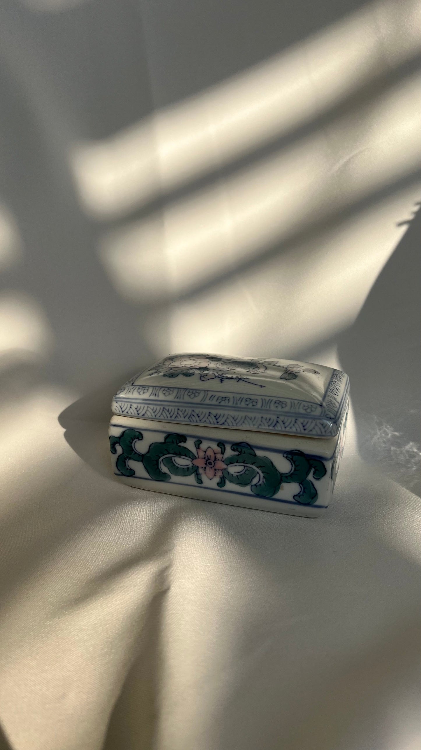 Chinese Ceramic Box | קופסת קרמיקה סינית