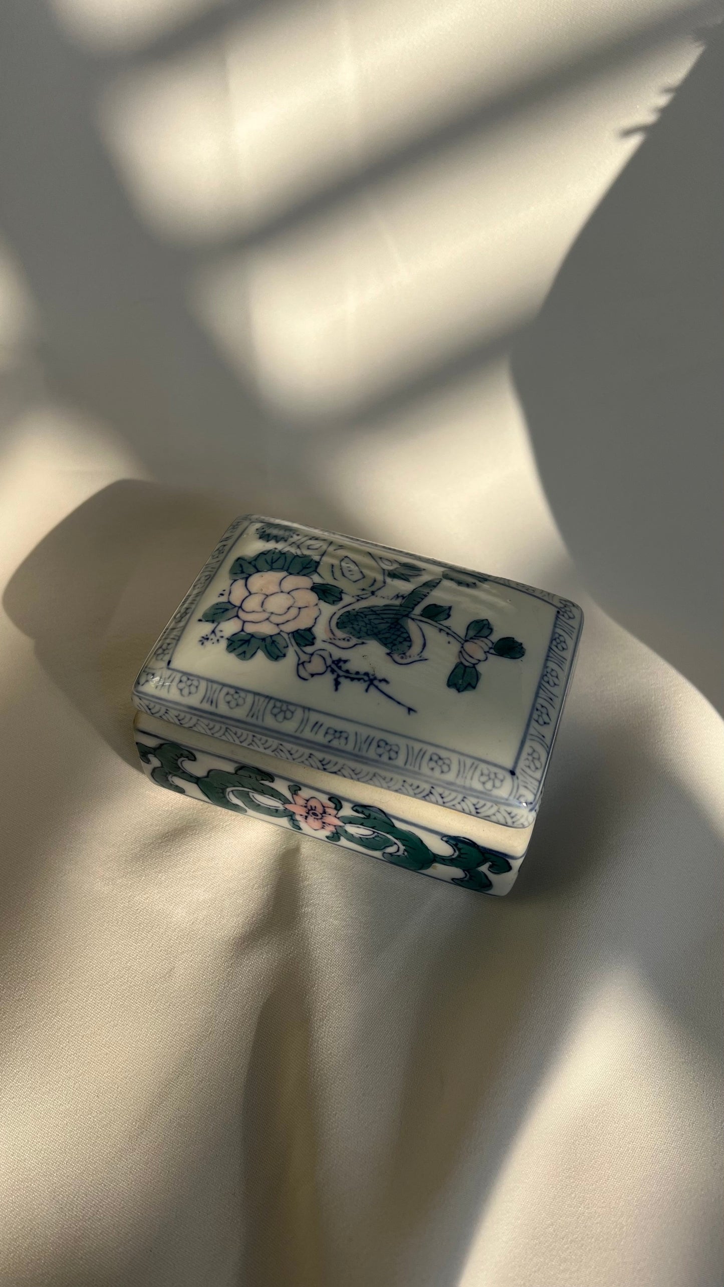 Chinese Ceramic Box | קופסת קרמיקה סינית