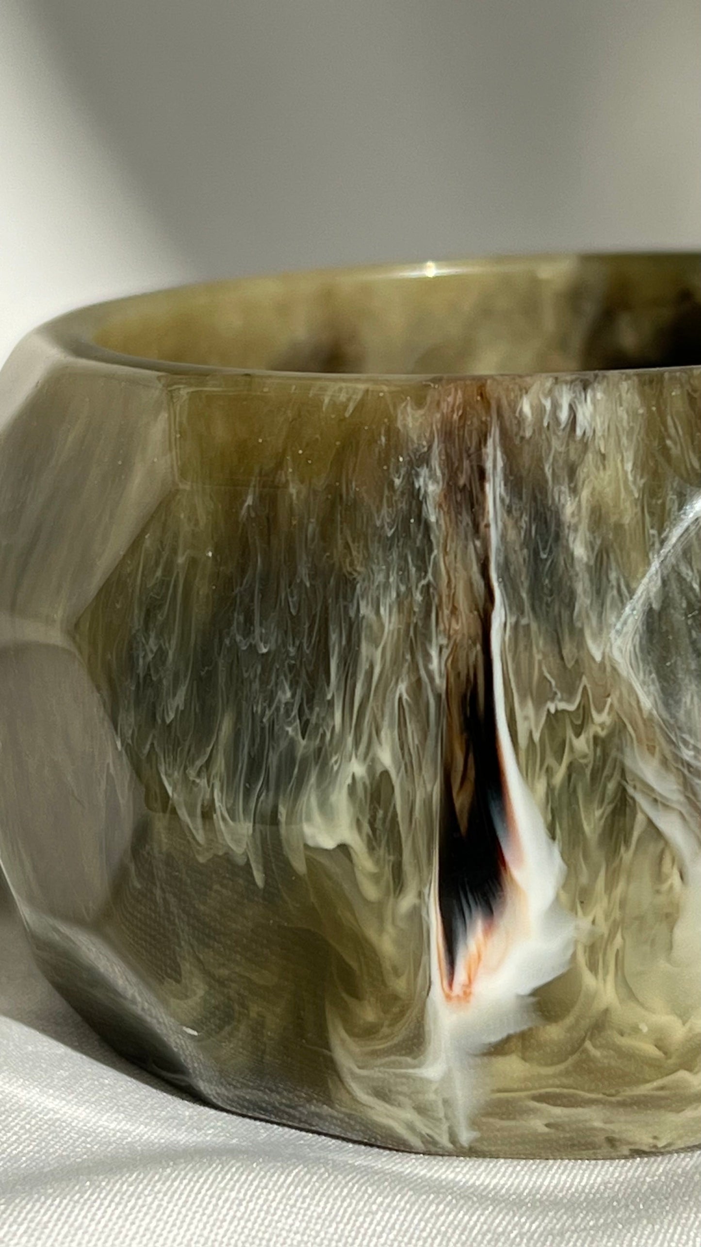 Lucite Bracelet | צמיד פלסטיק אקרילי