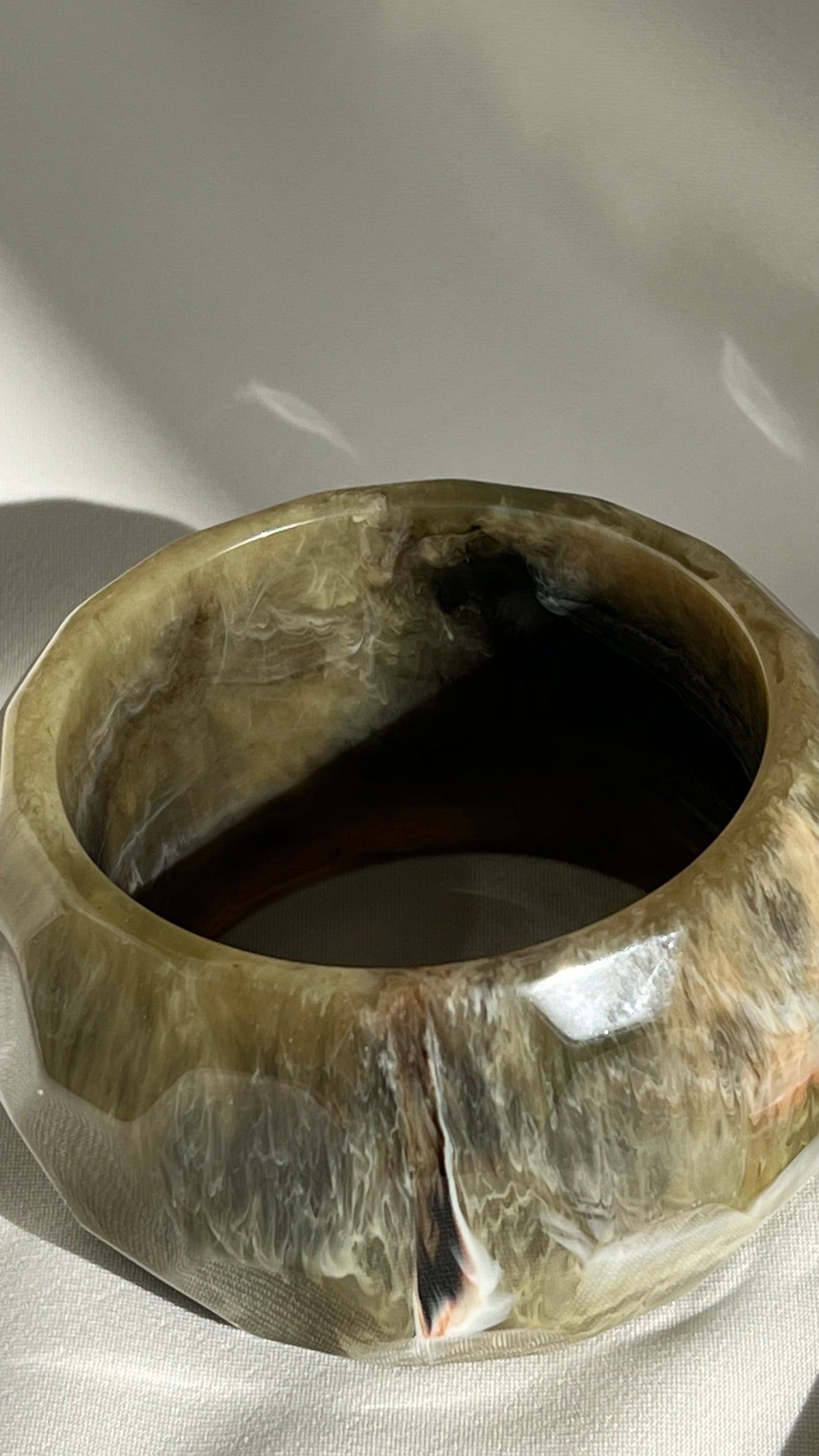 Lucite Bracelet | צמיד פלסטיק אקרילי