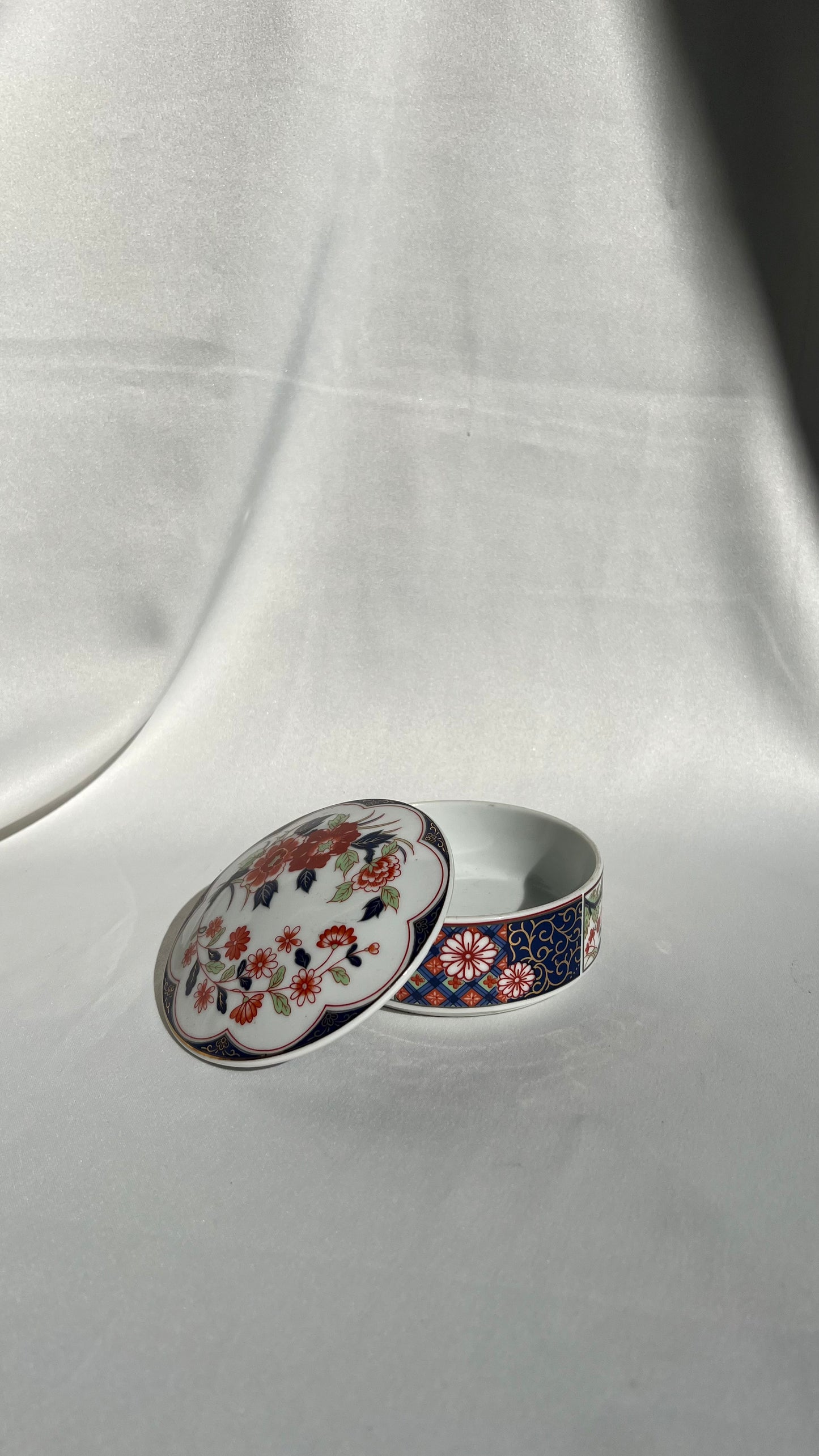 Imari jewelry Box | קופסת תכשיטים אימרי