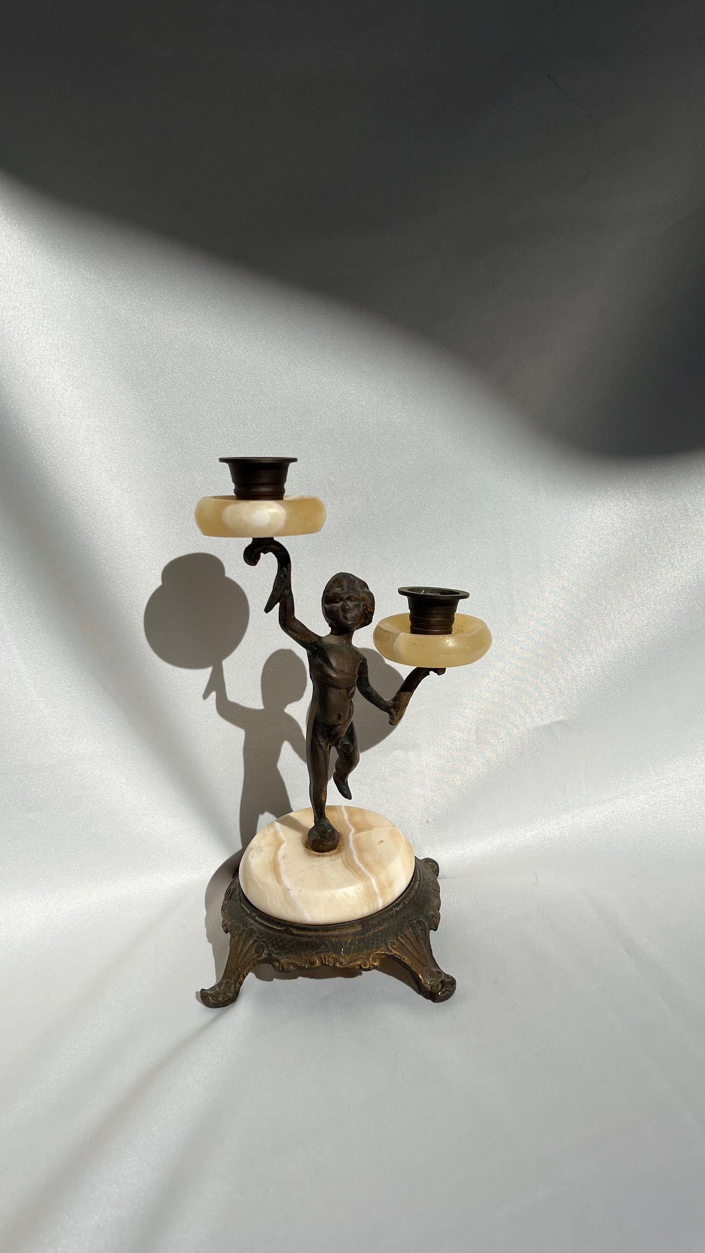 Metal and onyx candlestick | פמוט מתכת אוניקס