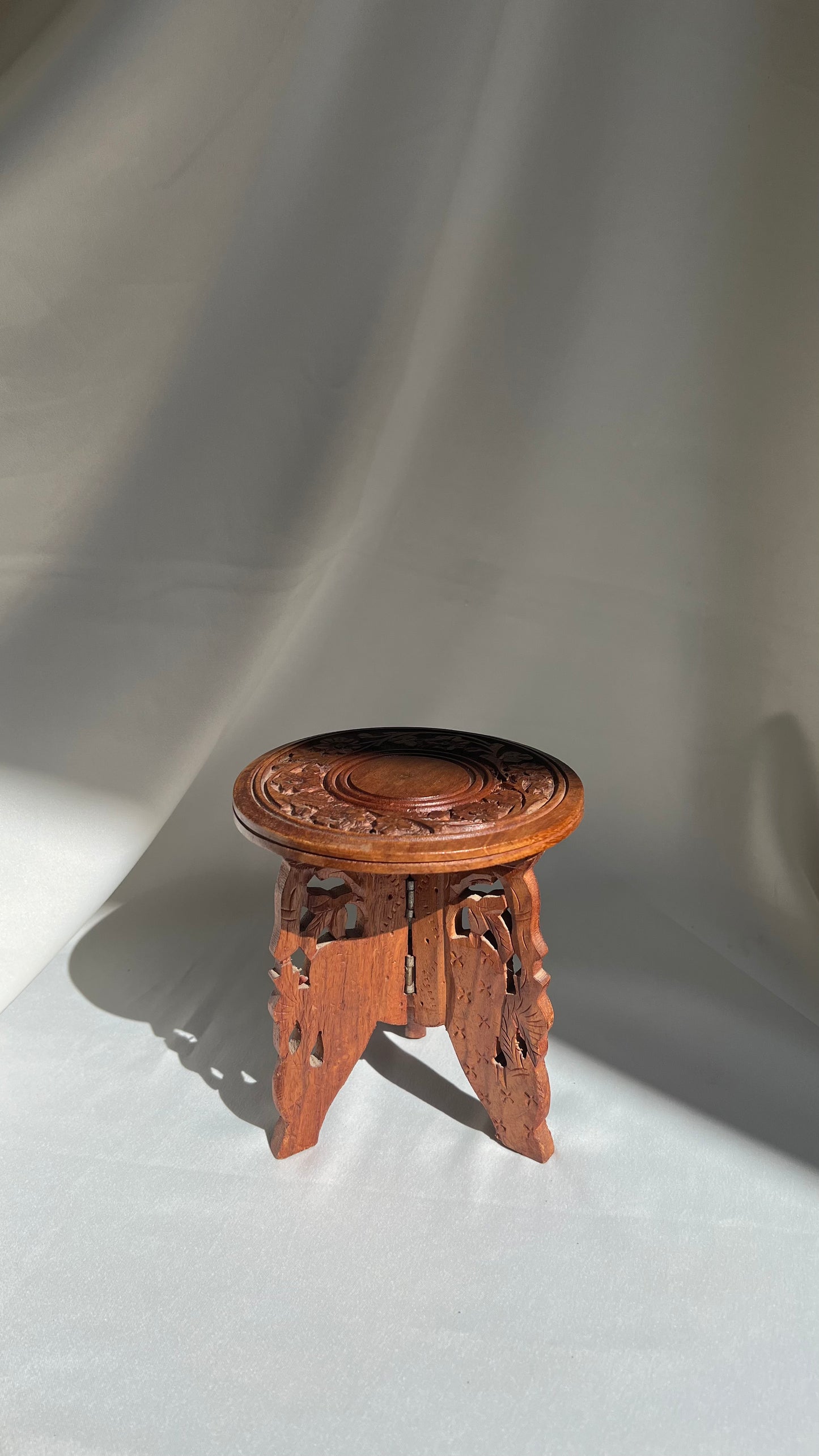 Small Wooden Stool | שרפרף עץ קטן