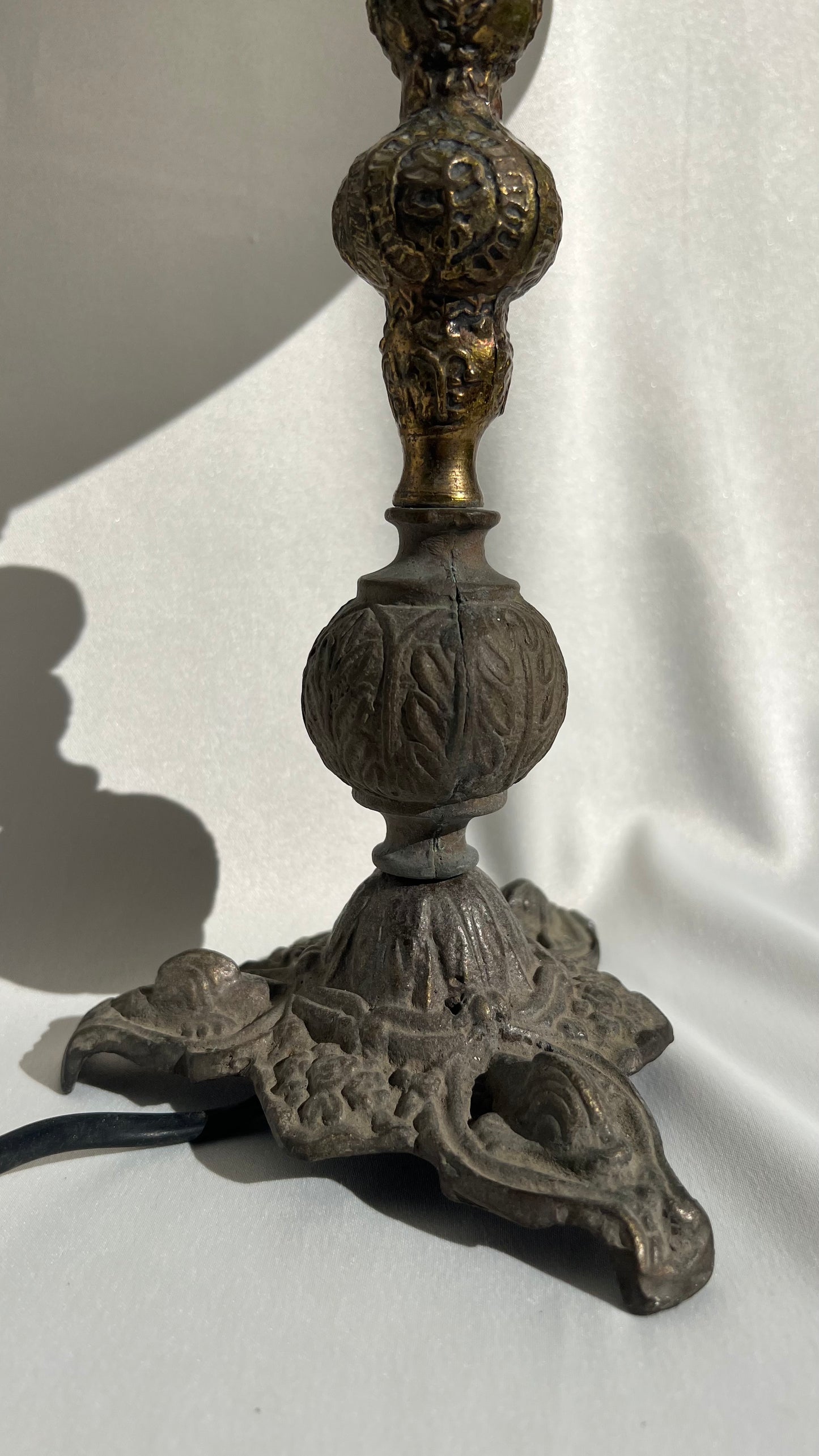 Heirloom lamp | מנורת ירושה