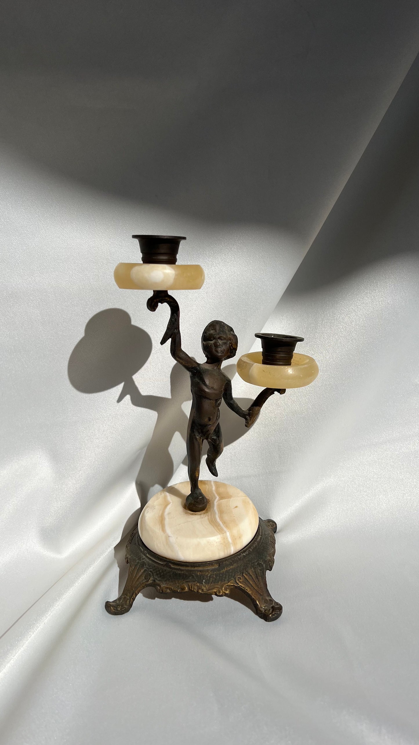 Metal and onyx candlestick | פמוט מתכת אוניקס