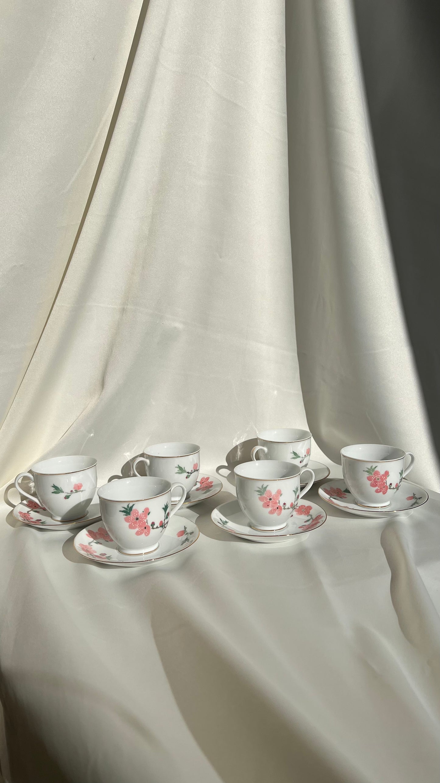 שישיית כוסות פרחוניות | Six floral cups