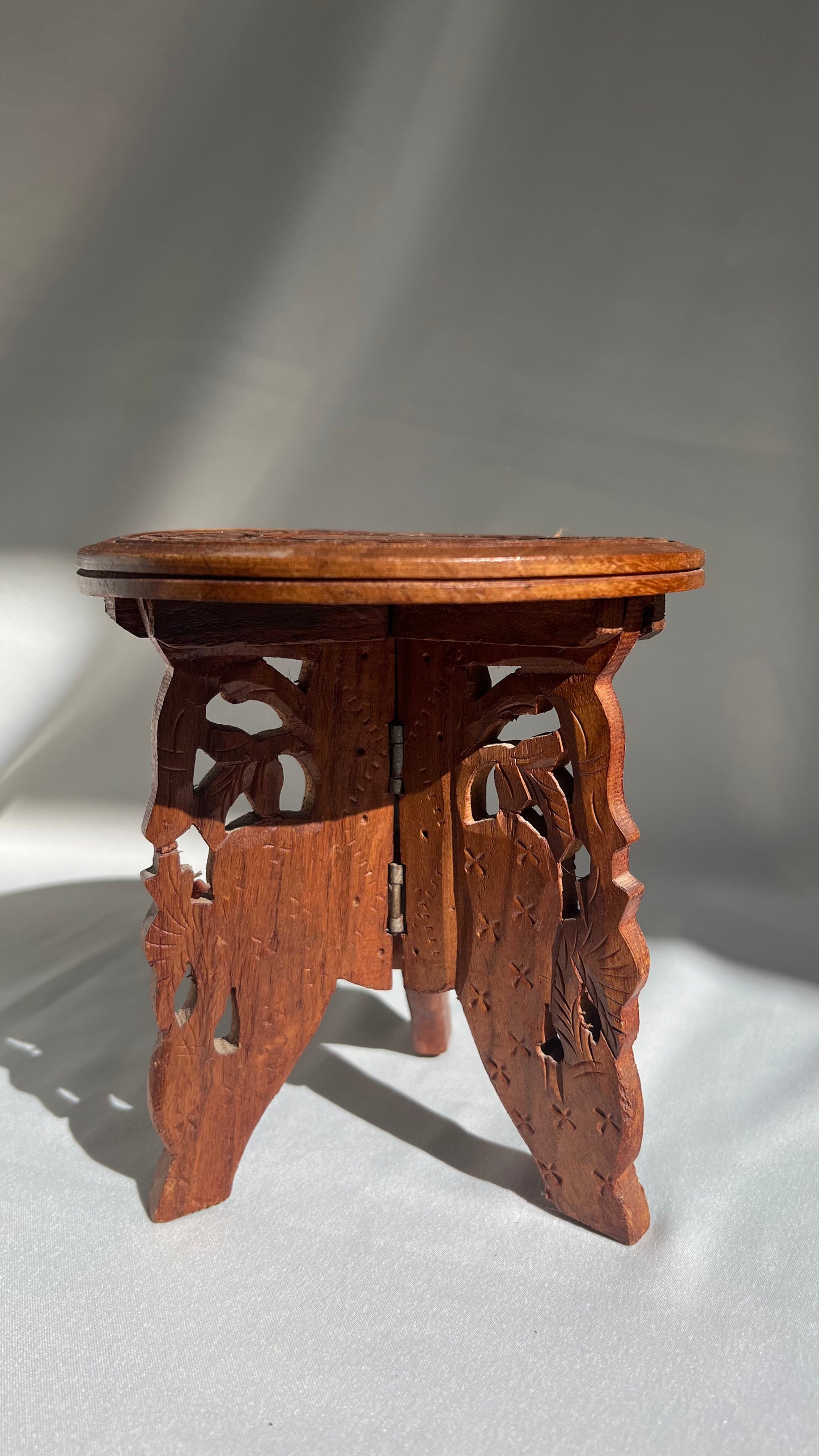 Small Wooden Stool | שרפרף עץ קטן