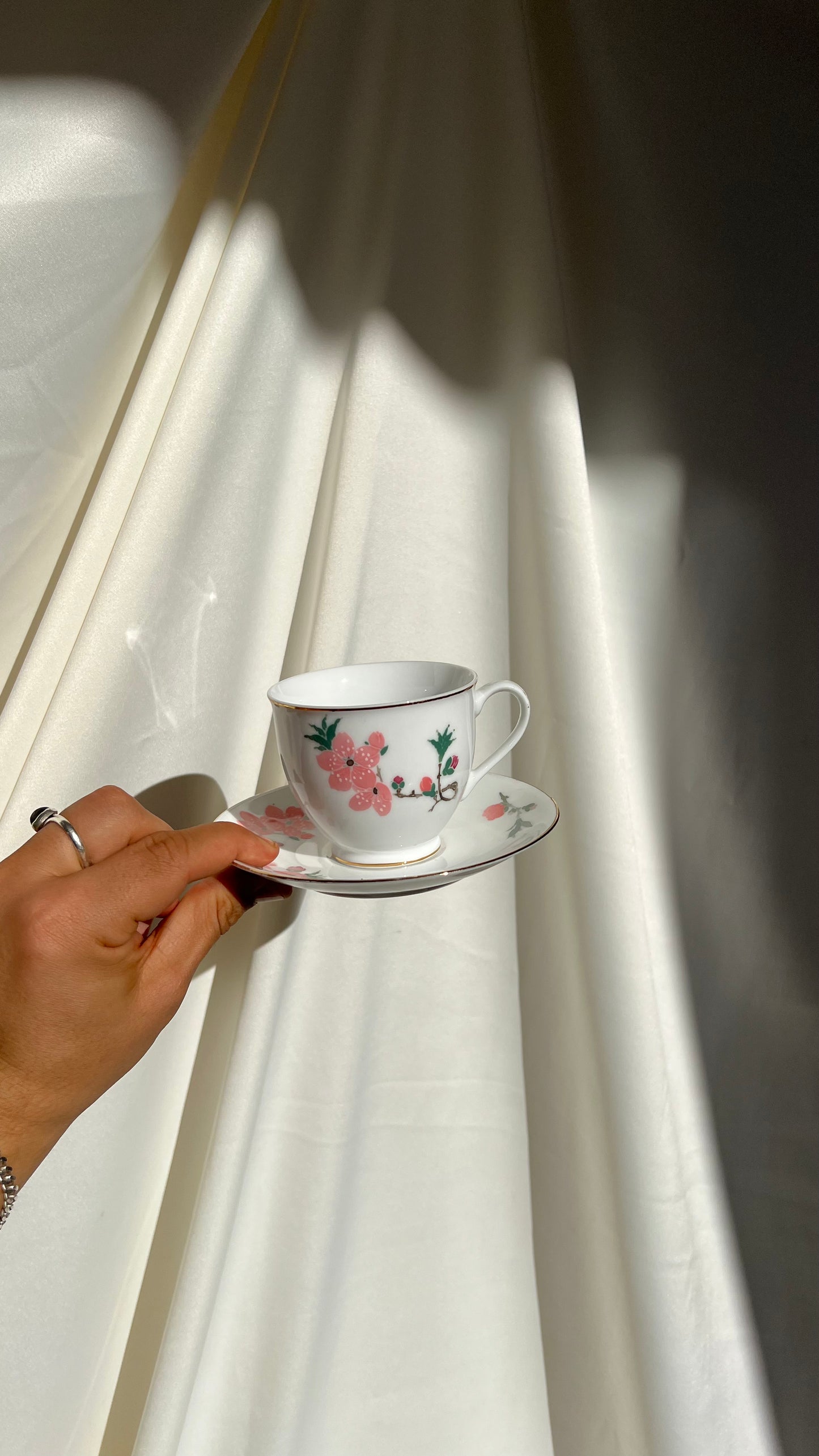 שישיית כוסות פרחוניות | Six floral cups