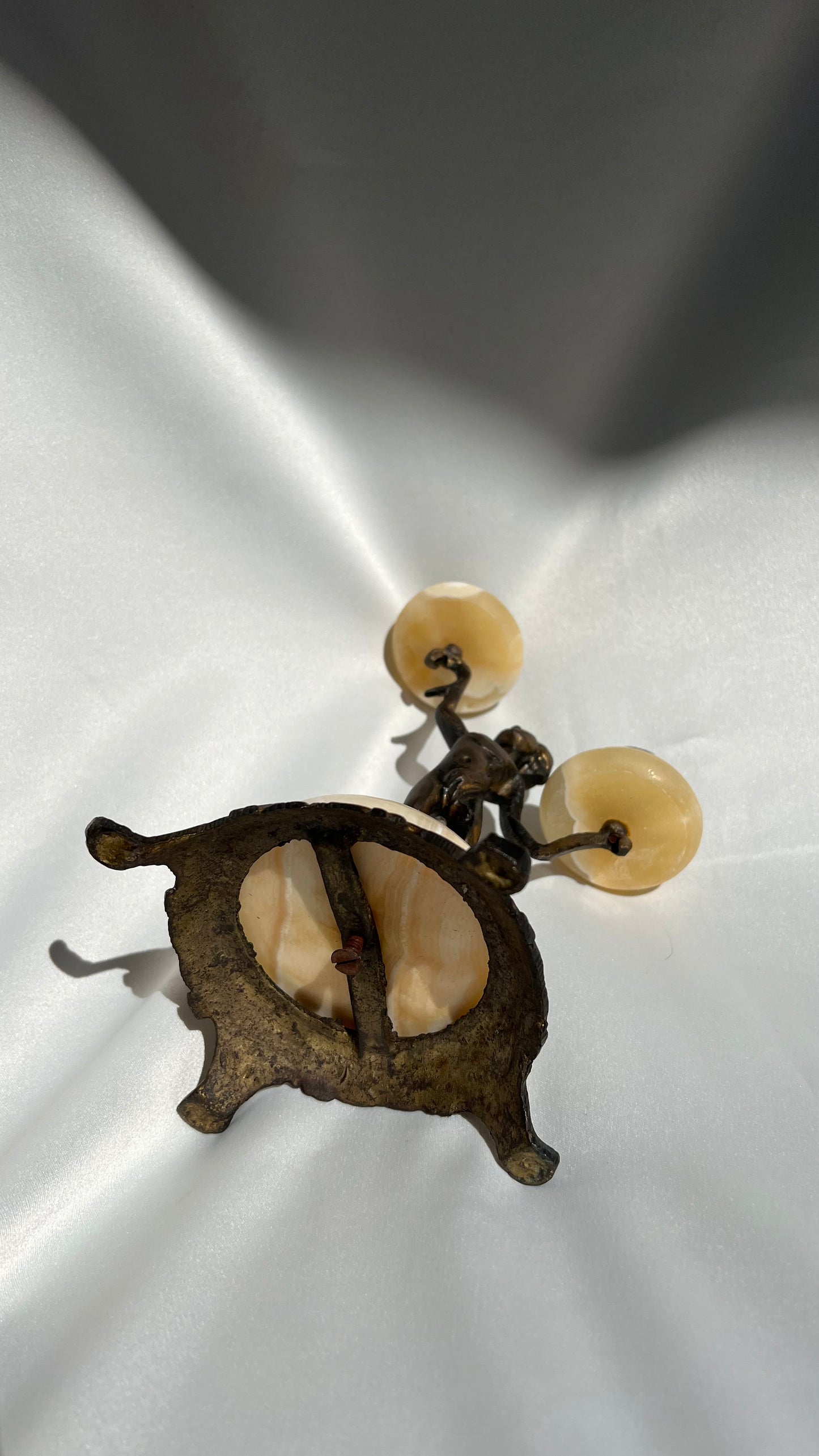 Metal and onyx candlestick | פמוט מתכת אוניקס