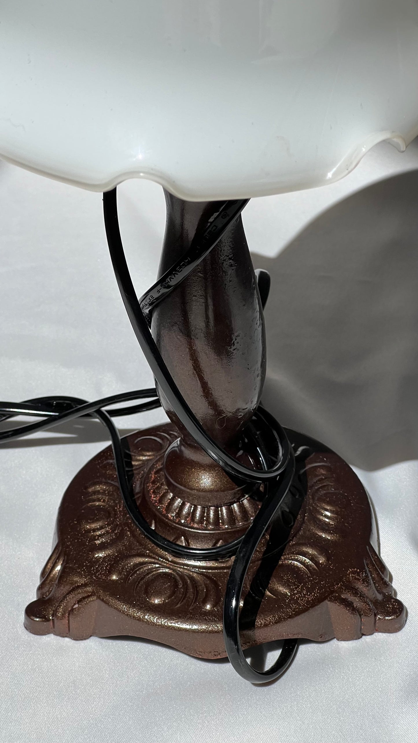 Bell lamp | מנורה פעמונית