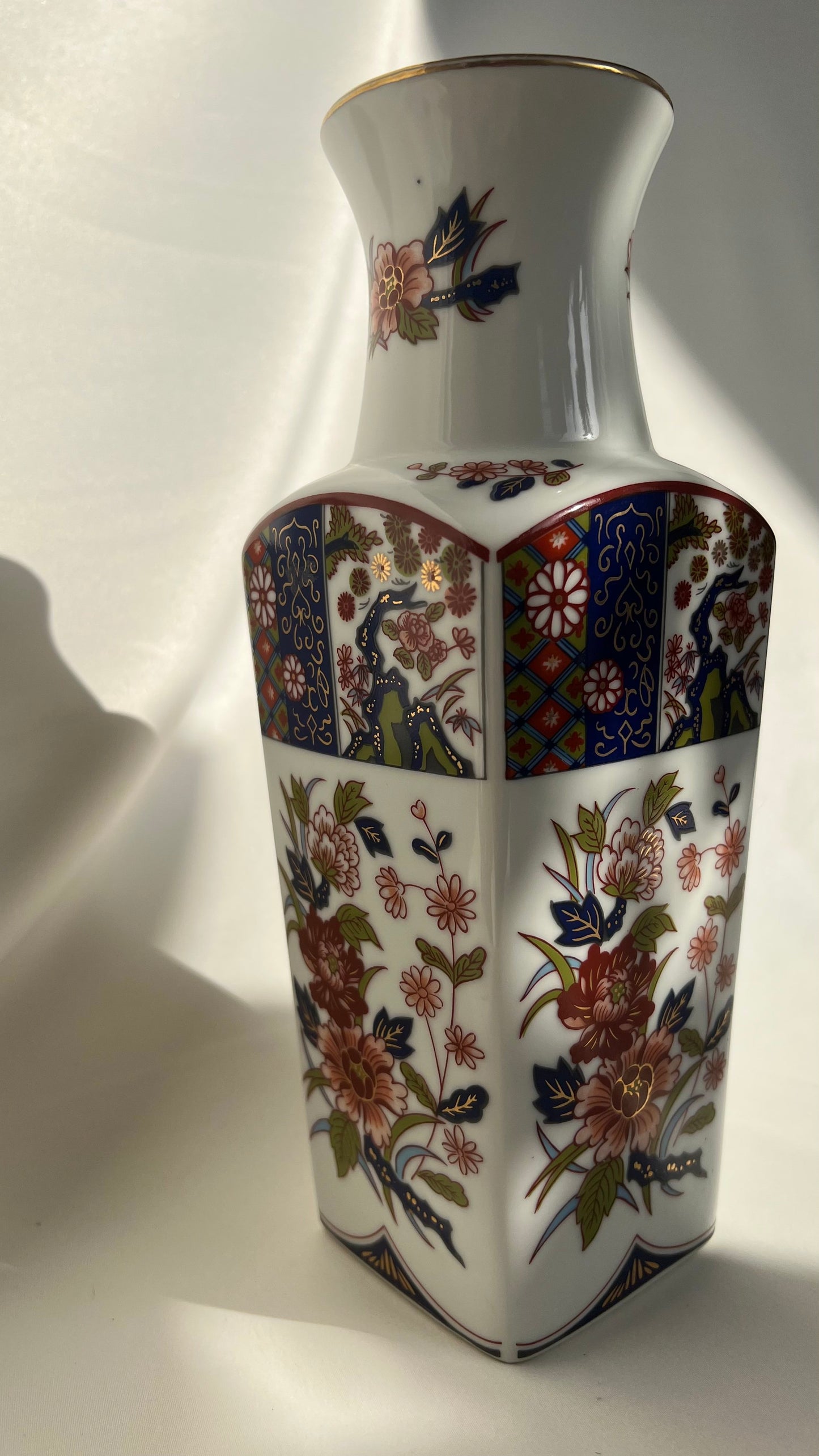 Imrai porcelain vase | אגרטל פורצלן אימרי