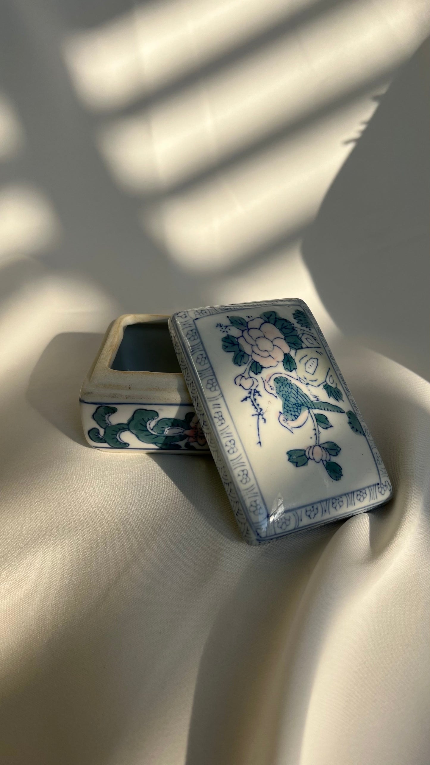 Chinese Ceramic Box | קופסת קרמיקה סינית