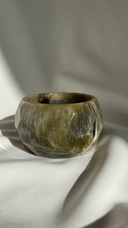 Lucite Bracelet | צמיד פלסטיק אקרילי